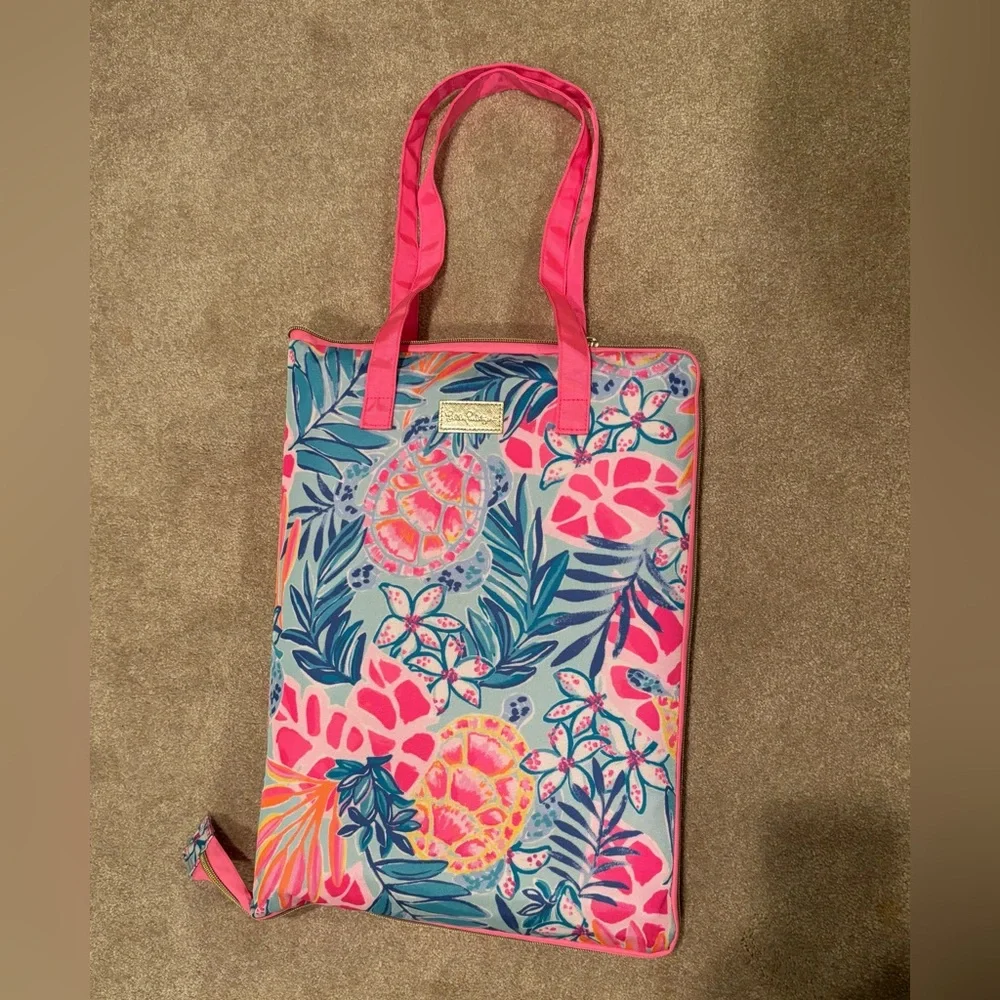Lilly Pulitzer Pink and Blue Floral foldable picnic blanket tote - Picture 2 of 10